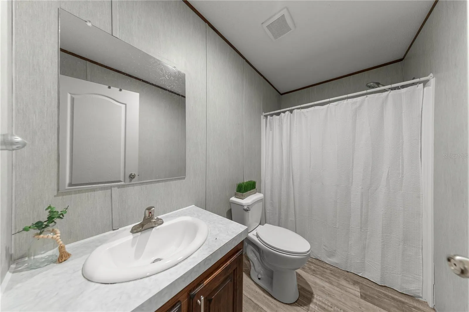 Guest Bath 1