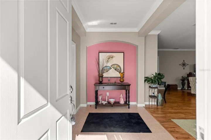 Foyer all Tile