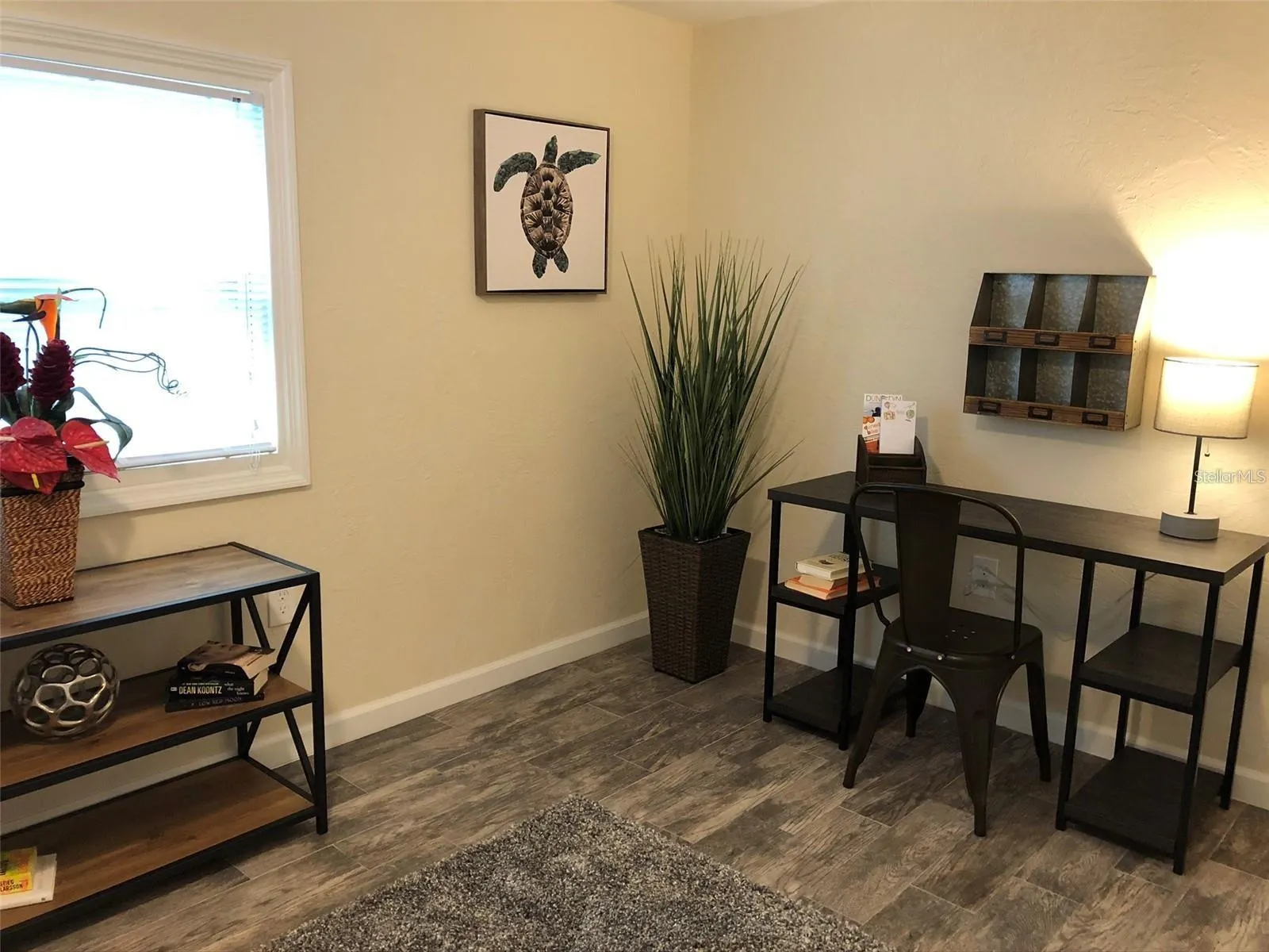 Office / 3rd bedroom
