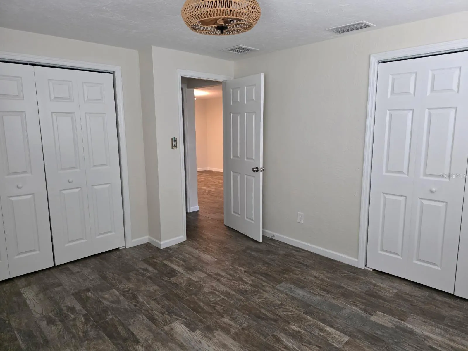 Large main bedroom
