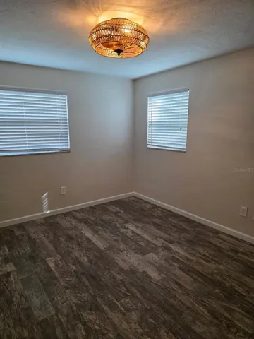 Large 2nd bedroom with 2 closets