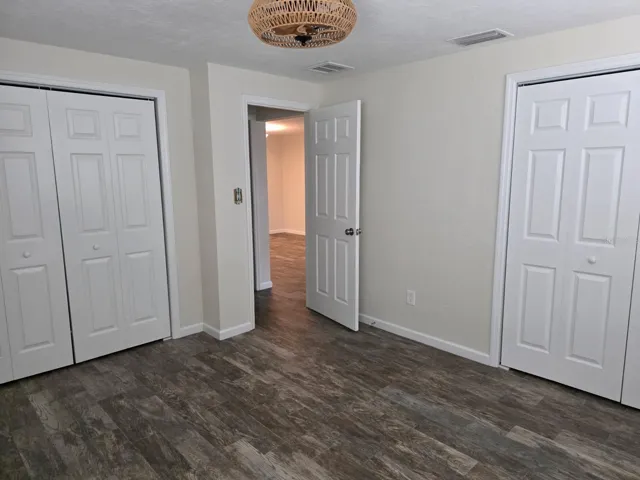 Large main bedroom
