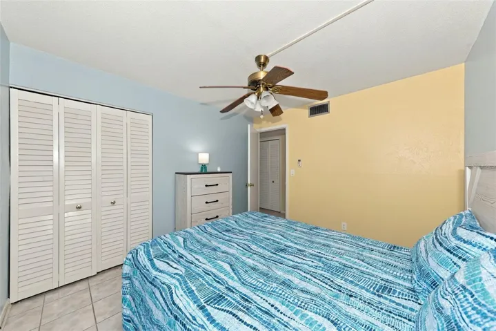 built in coset in 2nd bedroon