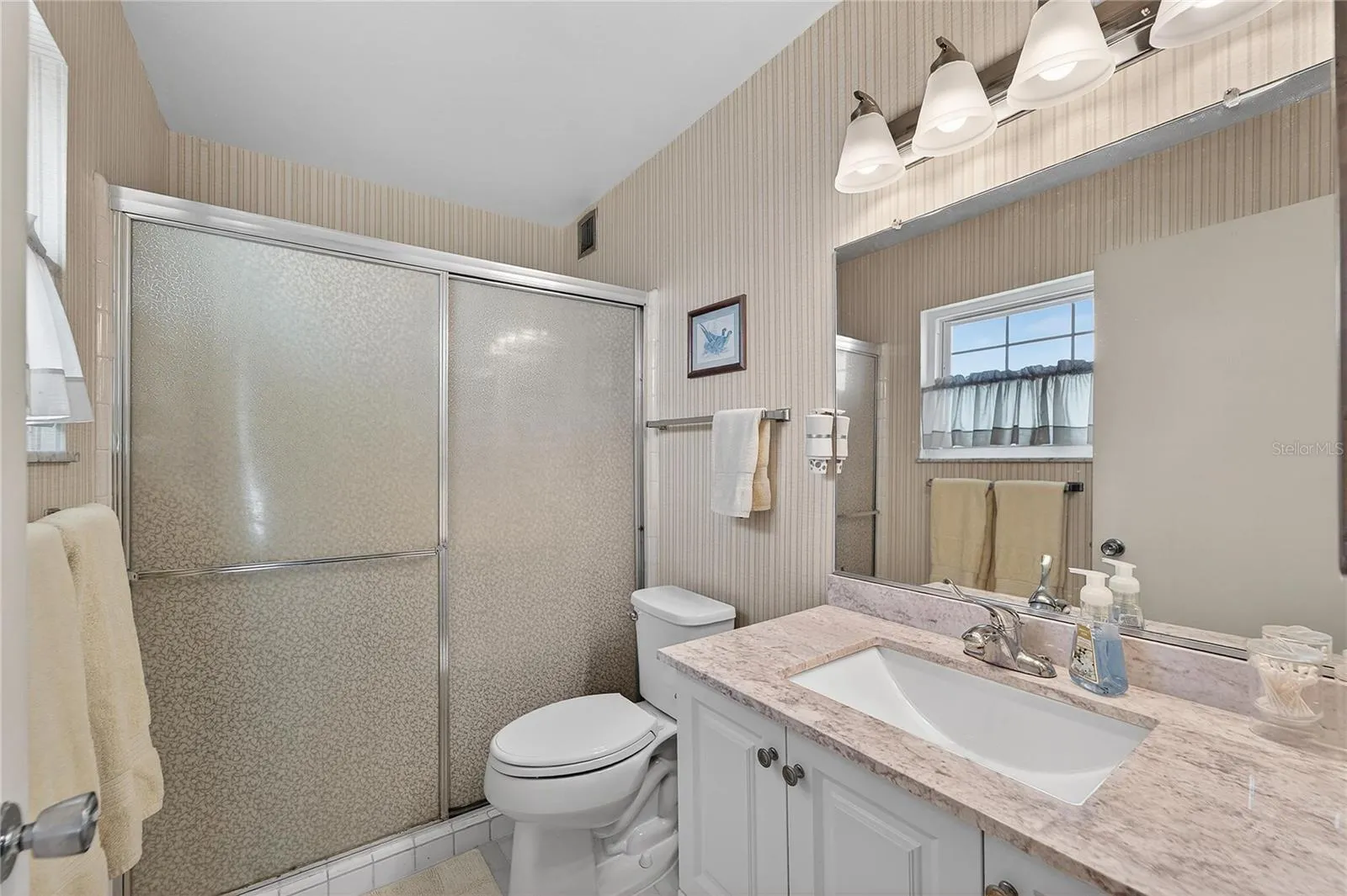 TB8552164 - Primary Bath
