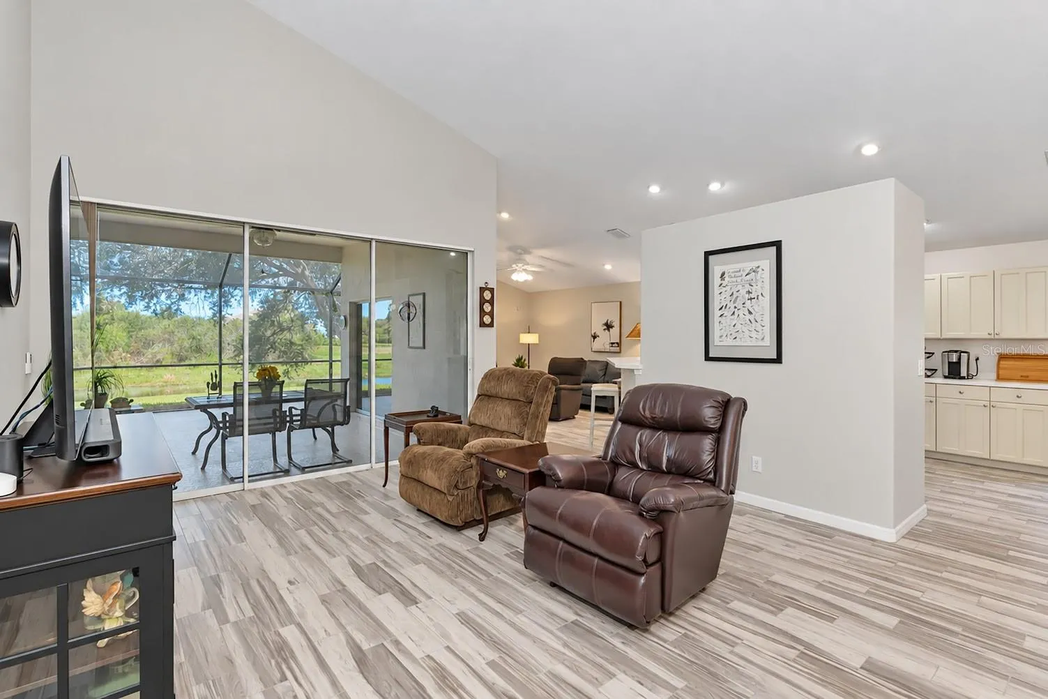 Vaulted 13' ceiling.