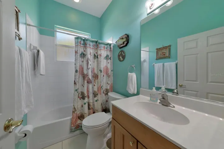Guest bathroom between bedrooms 2 &amp; 3.