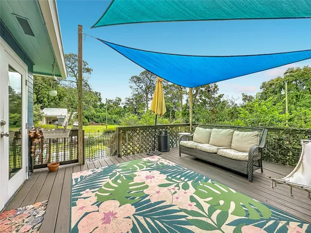 Side porch/deck