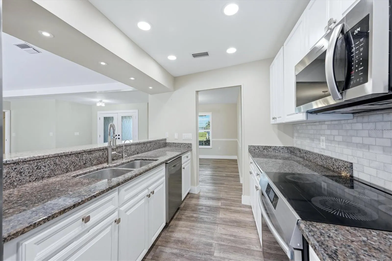 ALTERNATE KITCHEN VIEW
