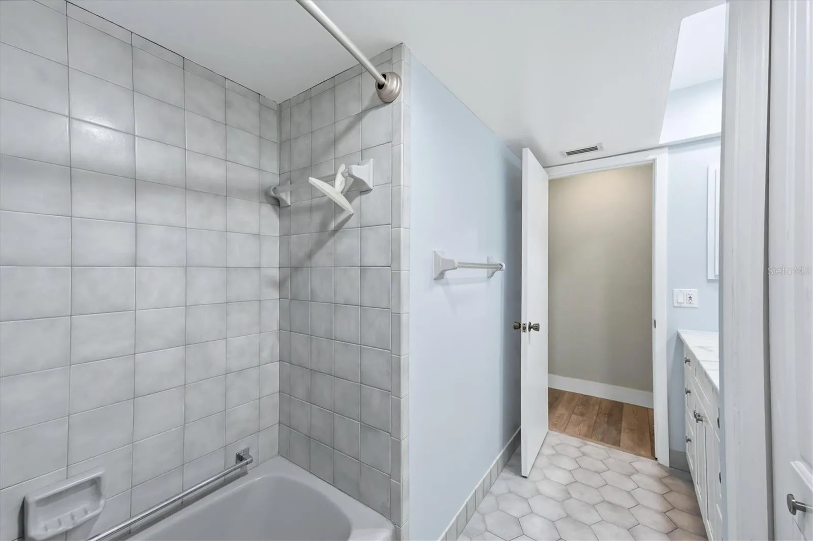 OUTWARD VIEW BATHROOM #2