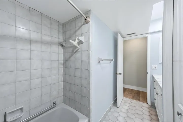 OUTWARD VIEW BATHROOM #2