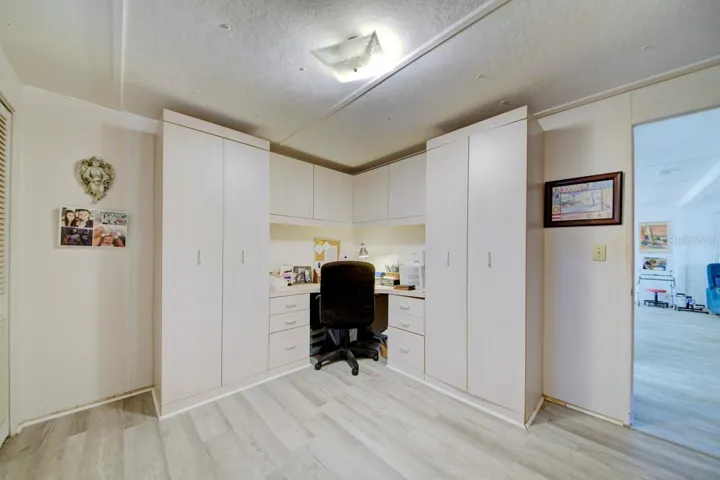 Guest RoomMurphy Bed