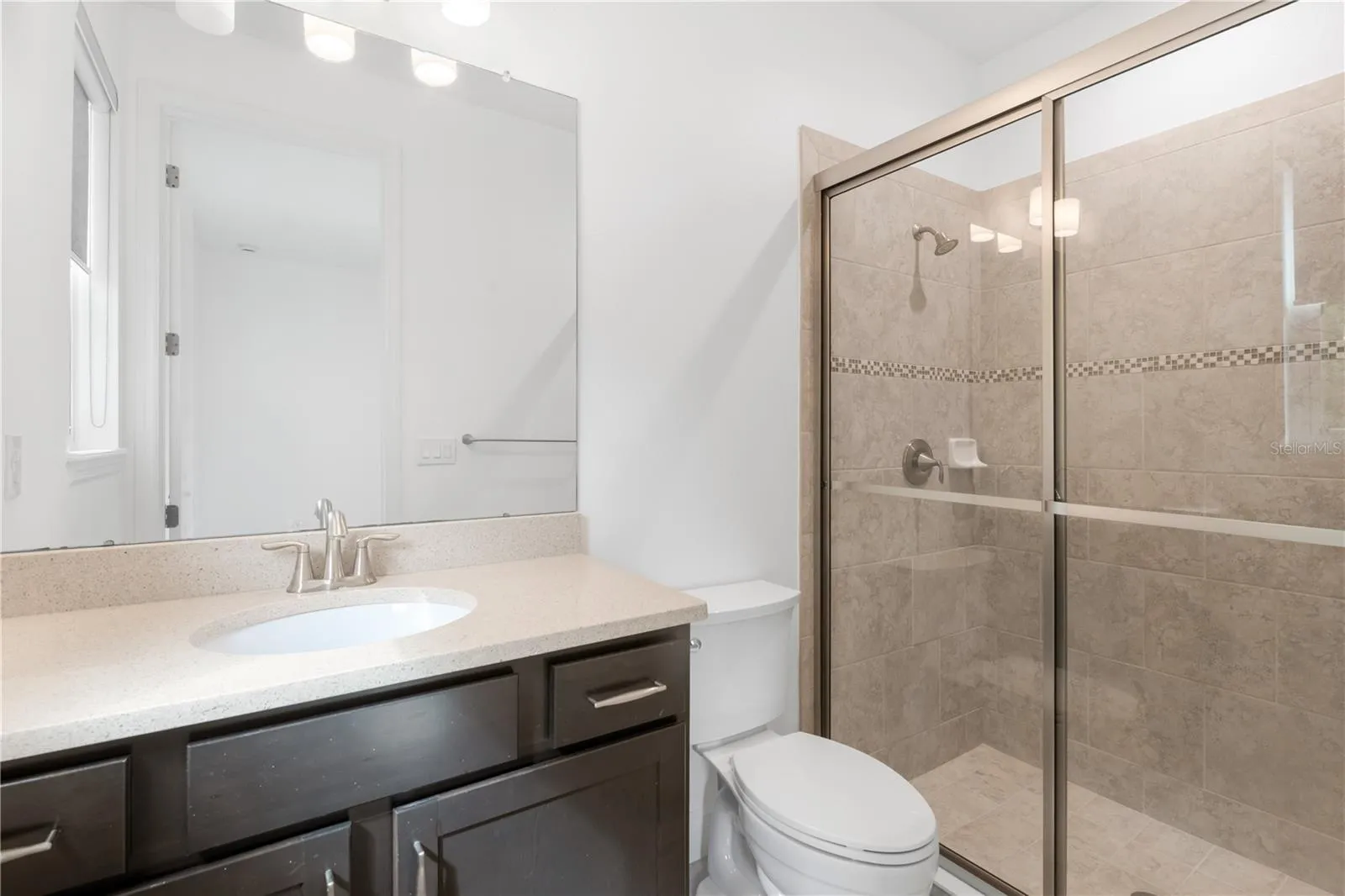 Bedroom 3 Ensuite Bath