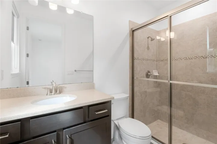 Bedroom 3 Ensuite Bath
