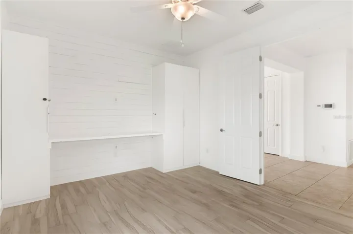 Bedroom 2 / Den