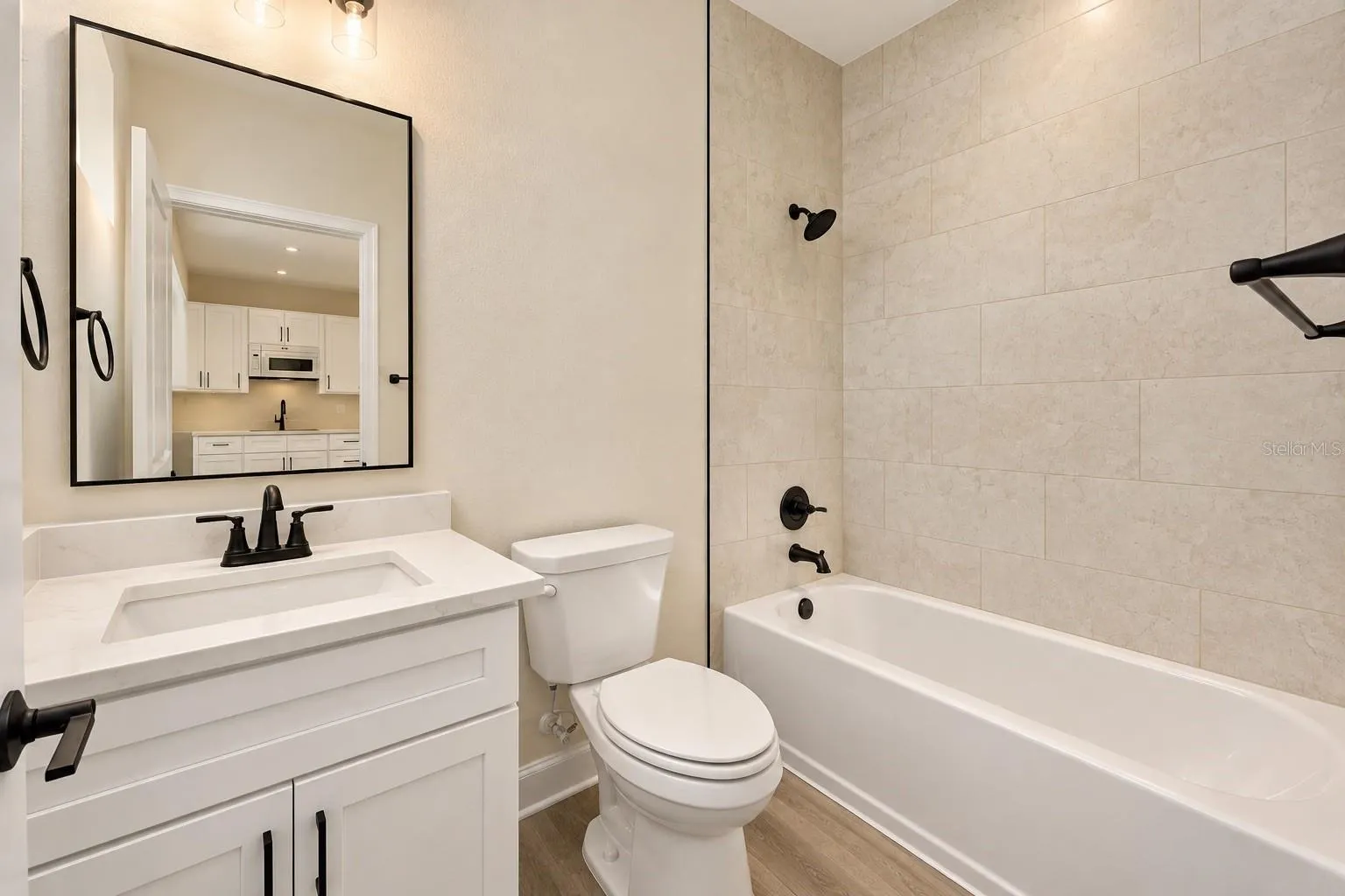 full suite bathroom