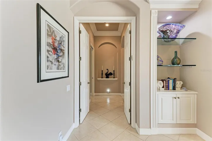 Hallway to Owner's Wing/Primary bedroom suite