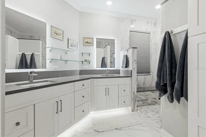Primary Bath - ensuite