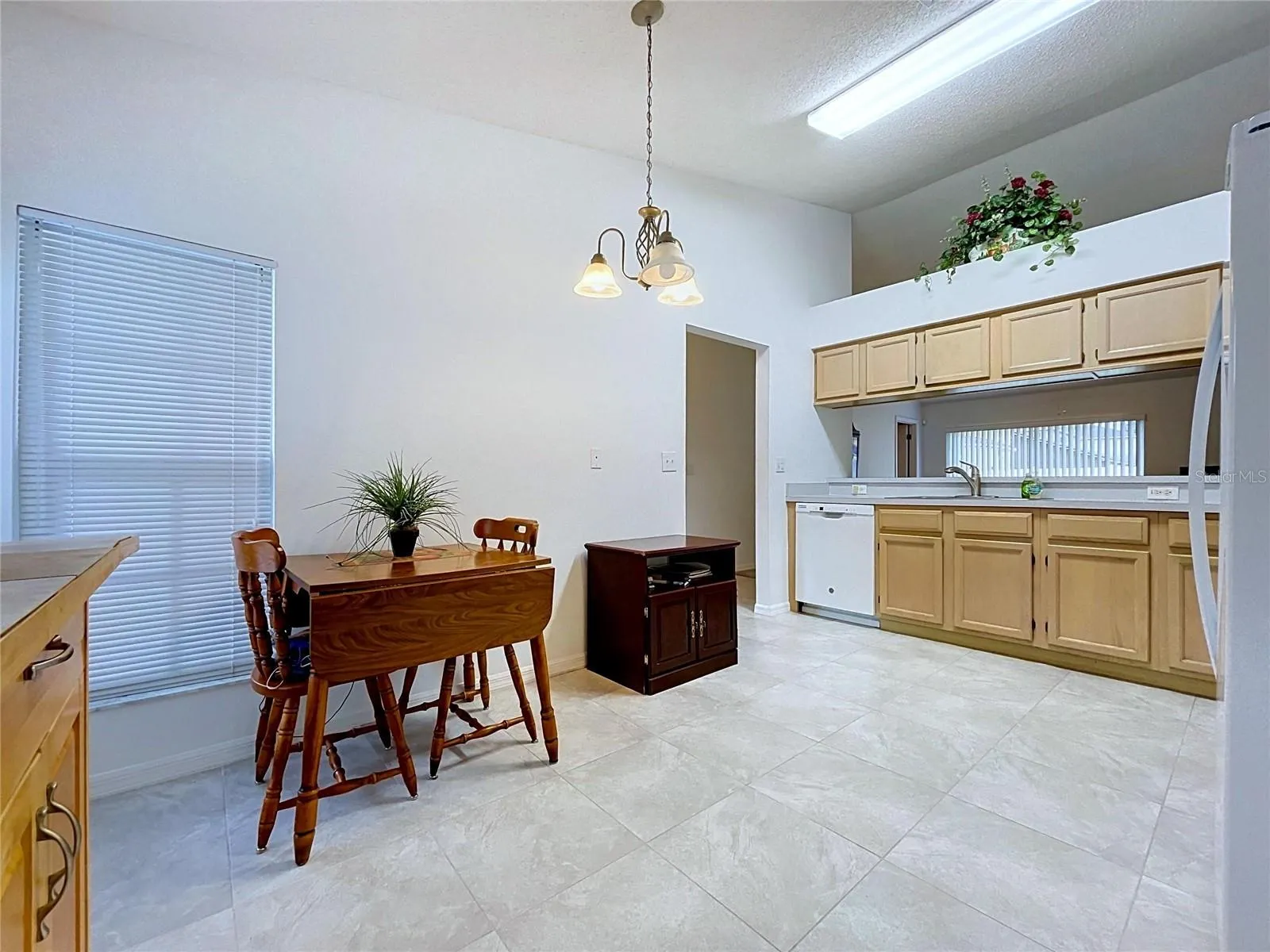 Room for kitchen table or island