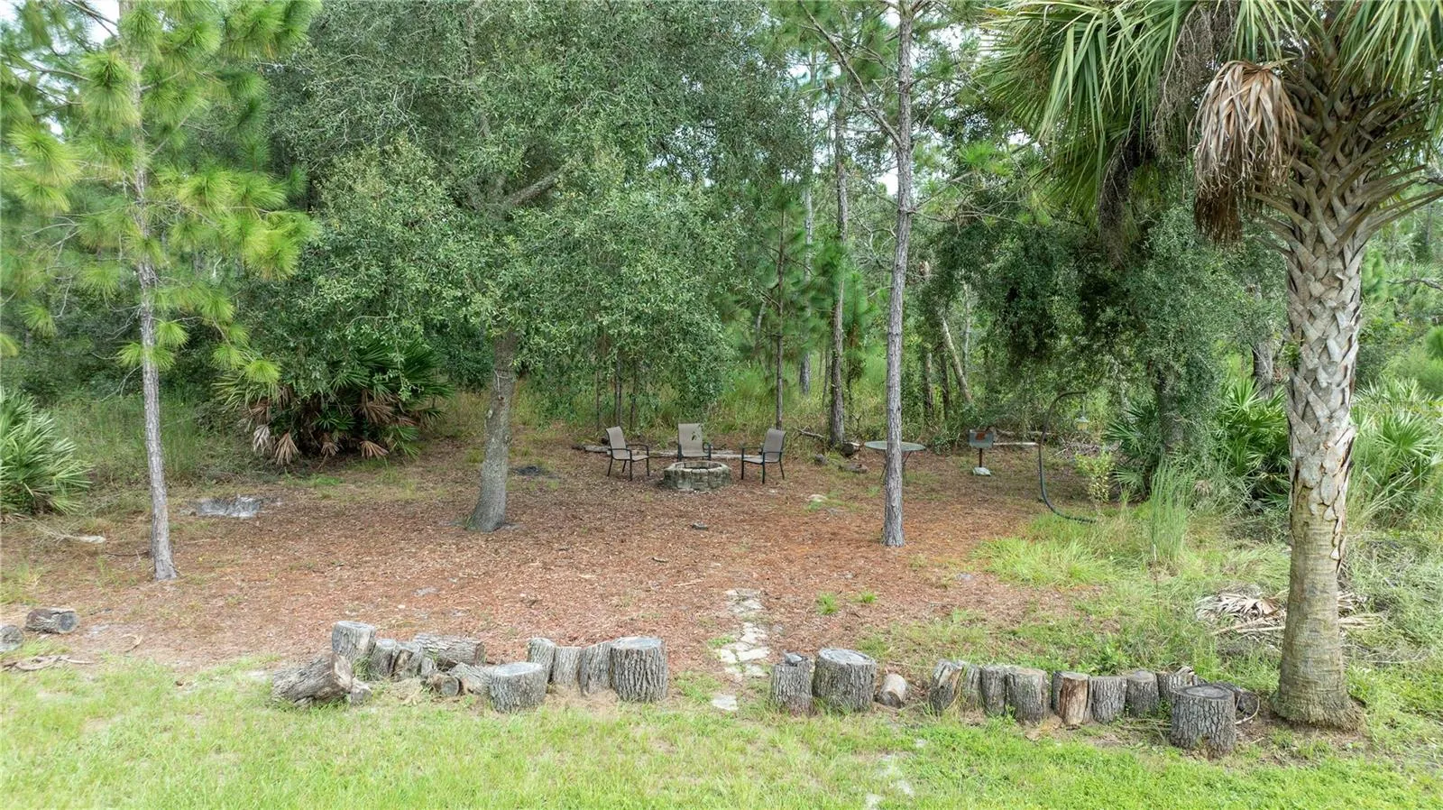 Private Firepit and NO BACK NEIGHBORS