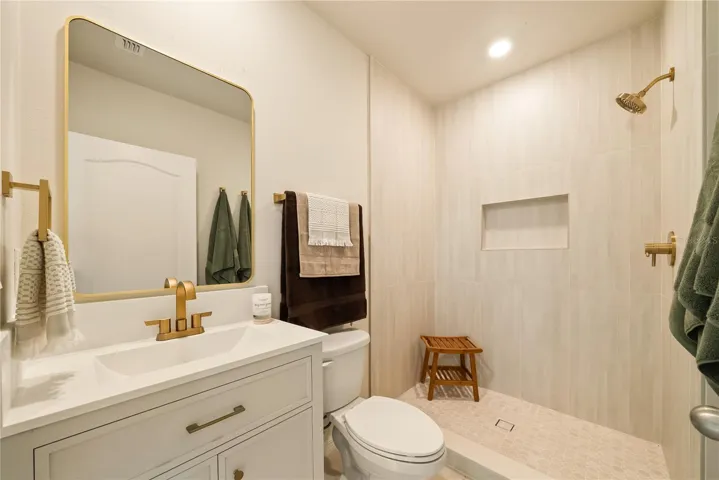 Fully Upgraded Primary En-Suite Bathroom