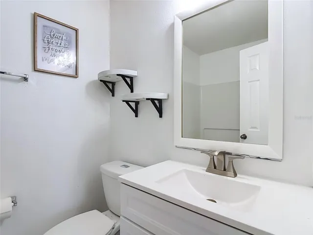 Bathroom 2 (ensuite)