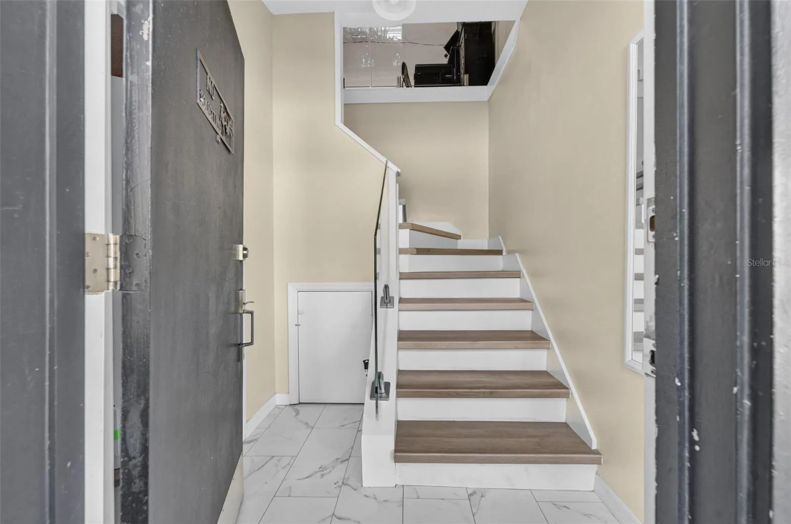 Sairway to upstairs