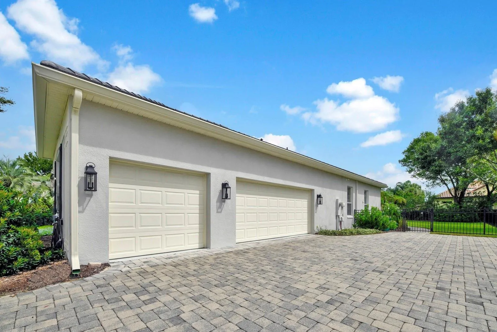 3 Car Garage