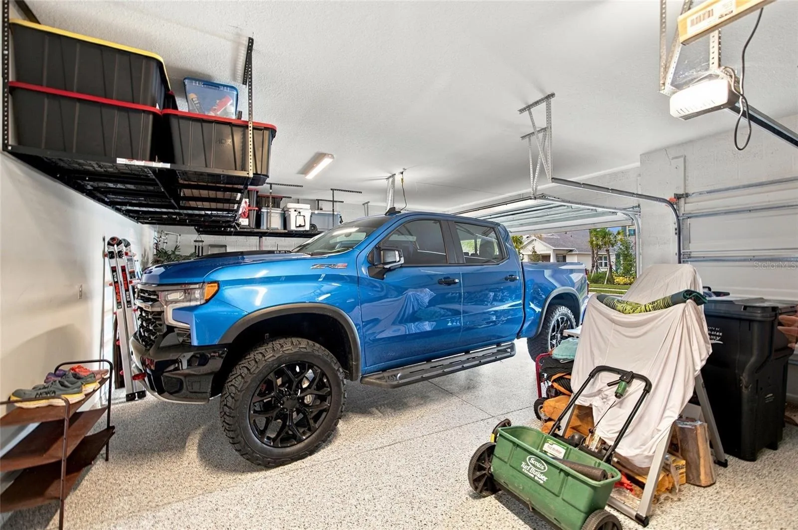 3 Car Garage- room for extra large truck