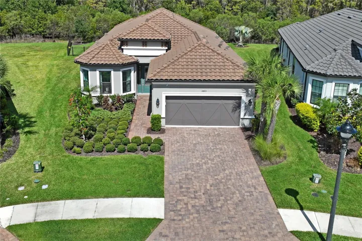 Bird's eye view of front of home