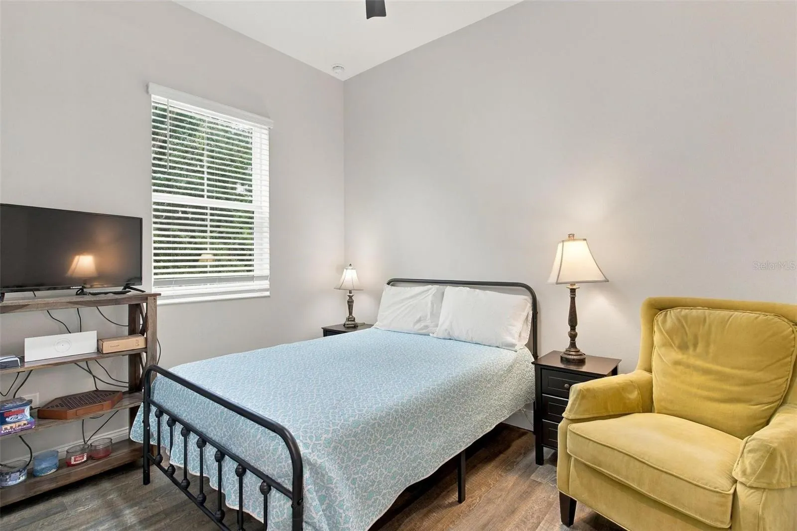 Main house guest bedroom