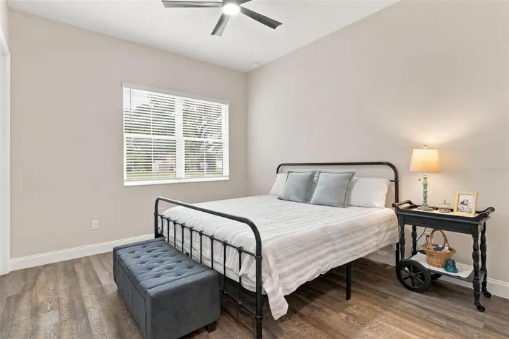 Main house guest bedroom