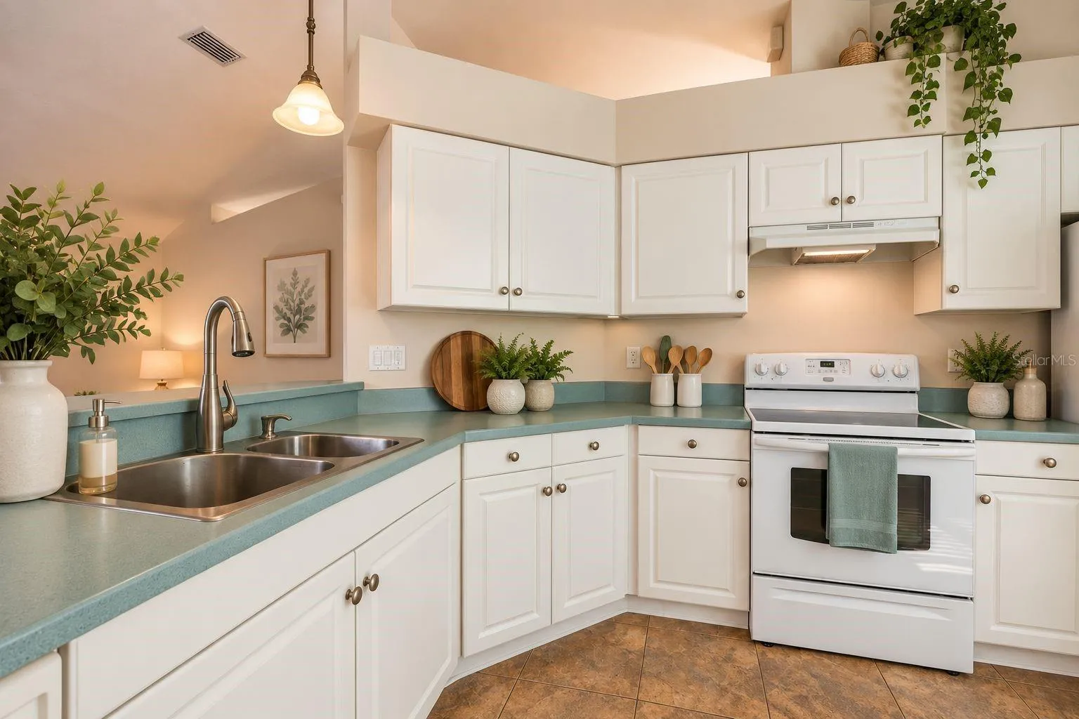 Kitchen staged