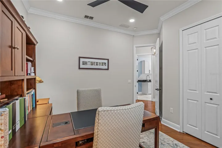 Looking toward the hallway and entrance to the laundry room