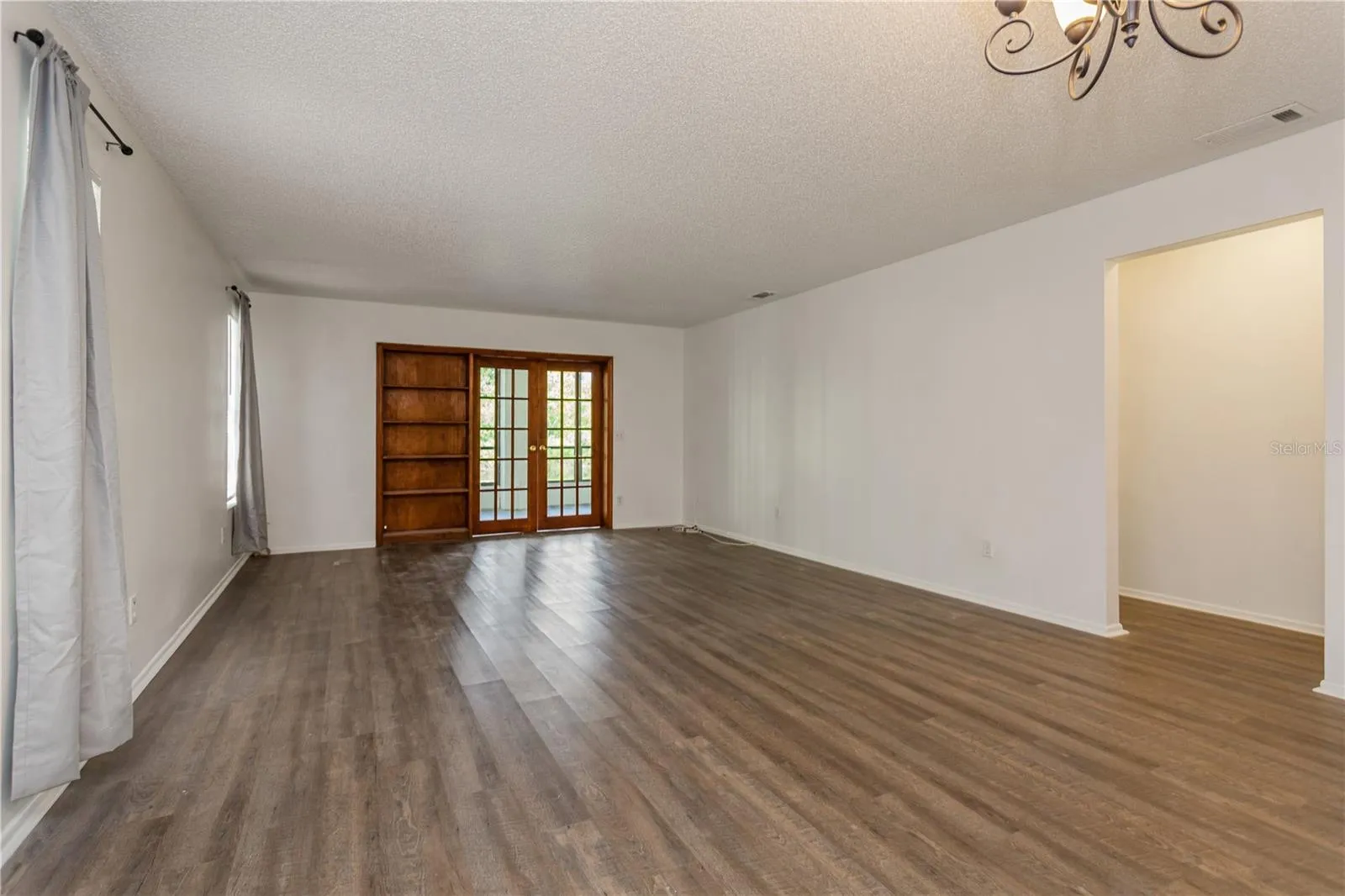 Living Room/Dining Room