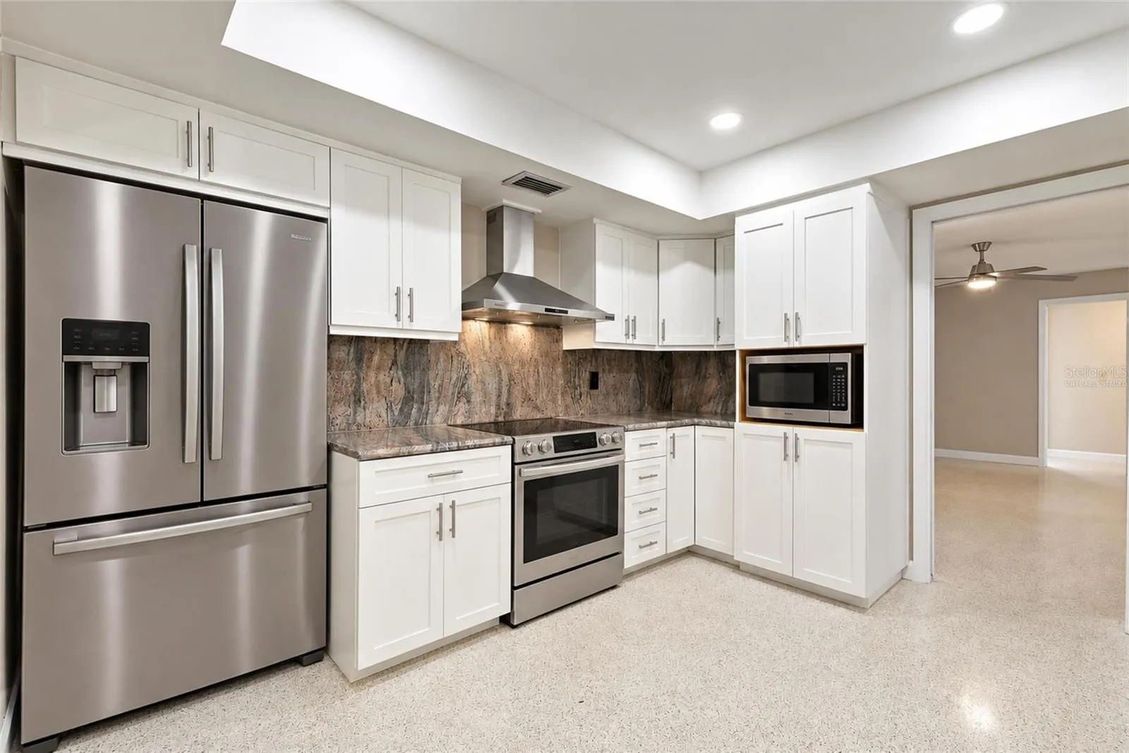 Virtually Staged - seller offering appliance credit