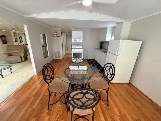 Dining/Kitchen Area
