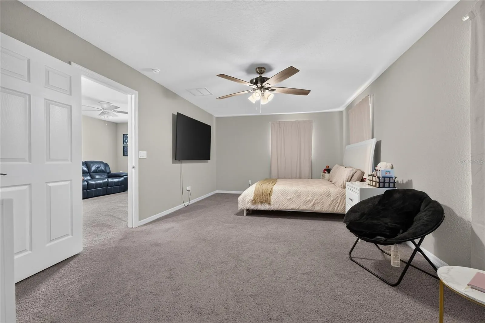 Den Studio Bonus Room