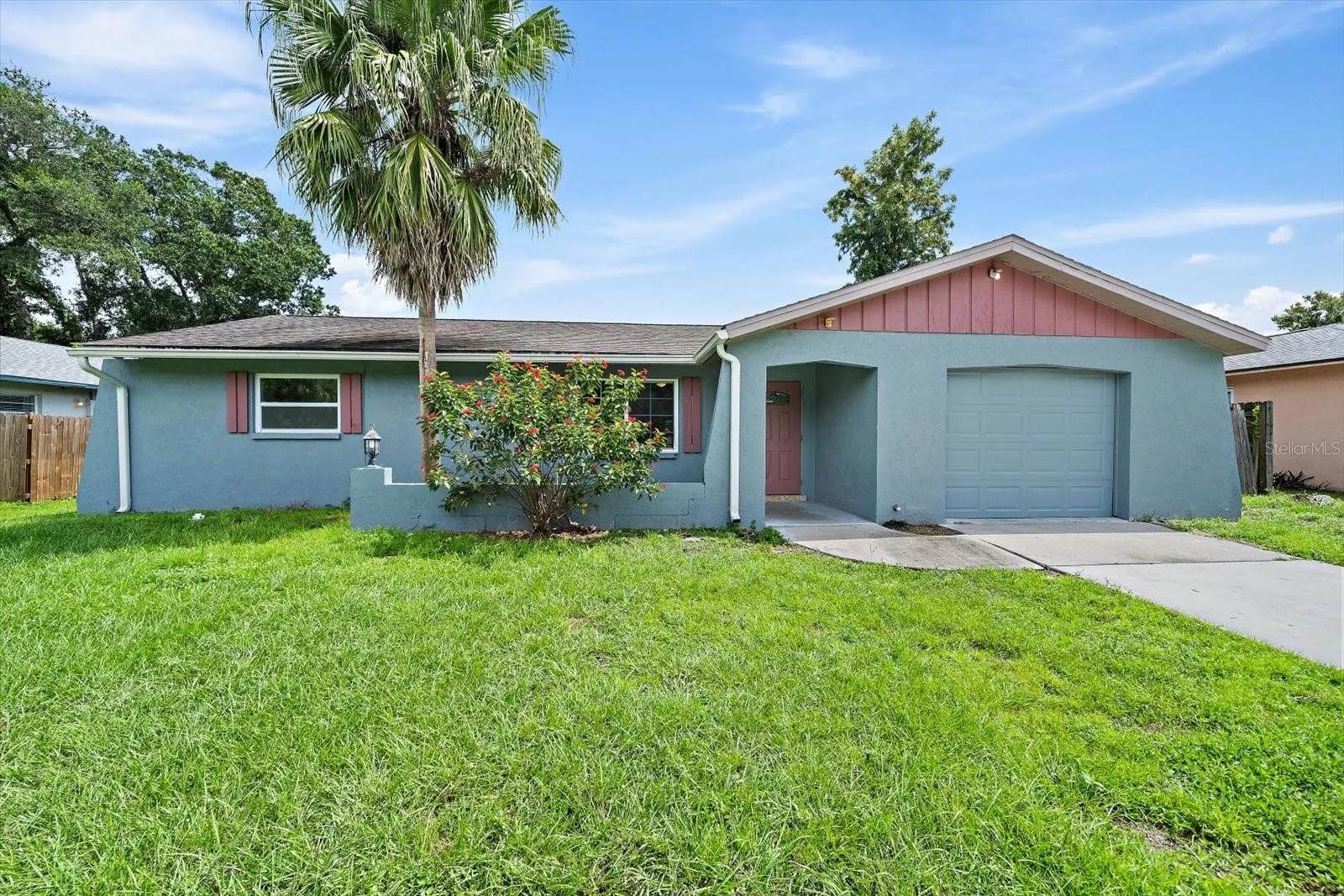 3/2 Block - attached garage - large Lot
