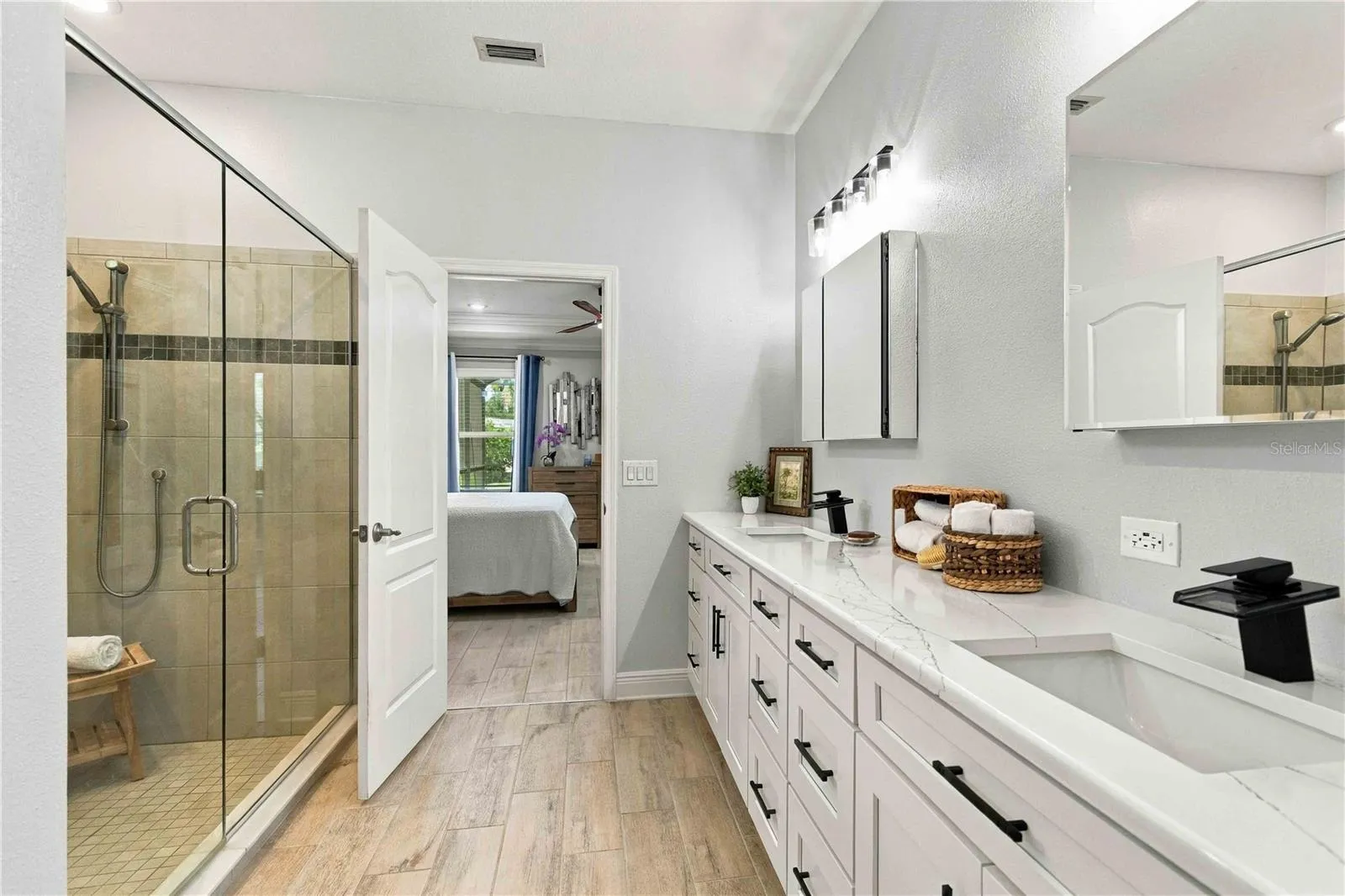 Private owner's bath