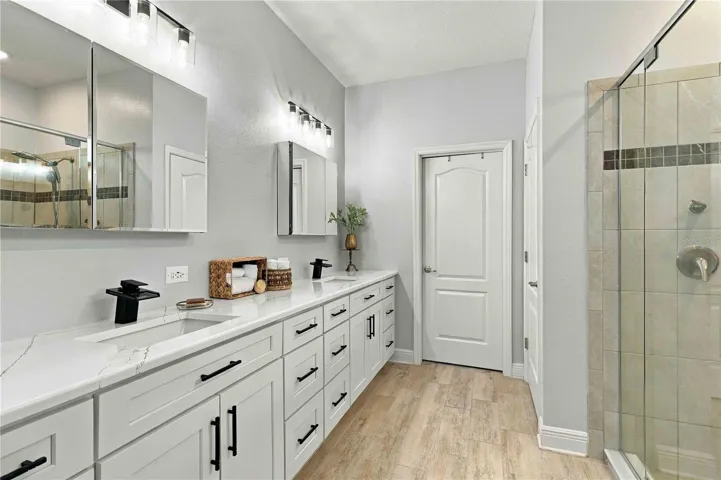 owners retreat bathroom