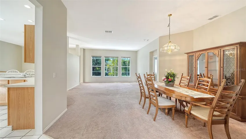 Big Livingroom and dining area