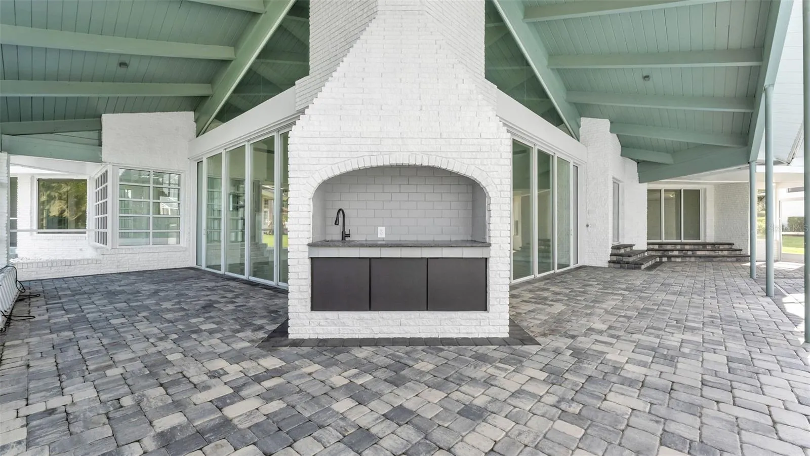 Poolside wet bar area