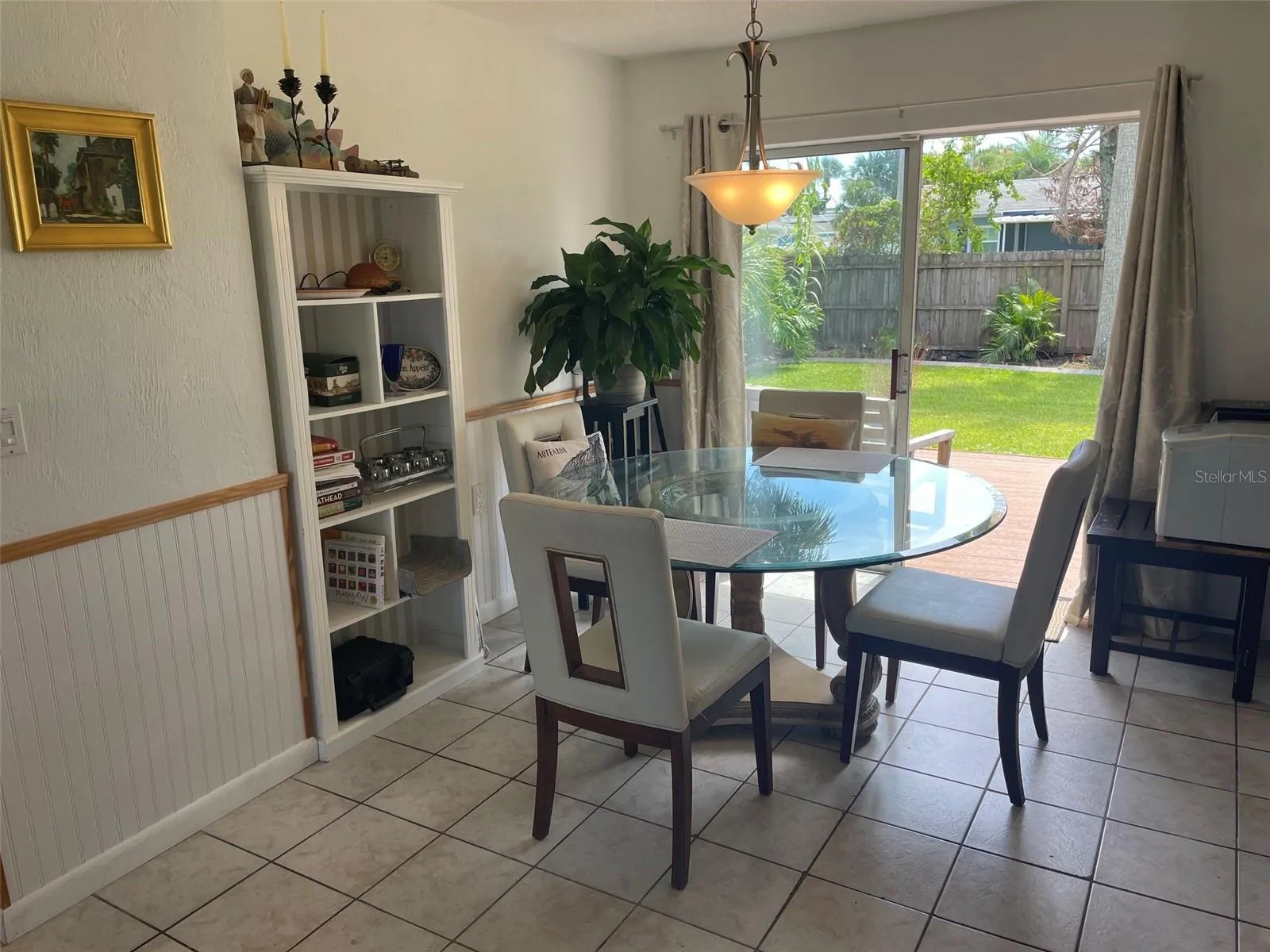 Dining area to patio