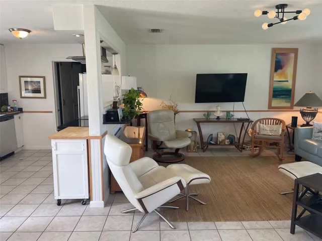 Living room/kitchen