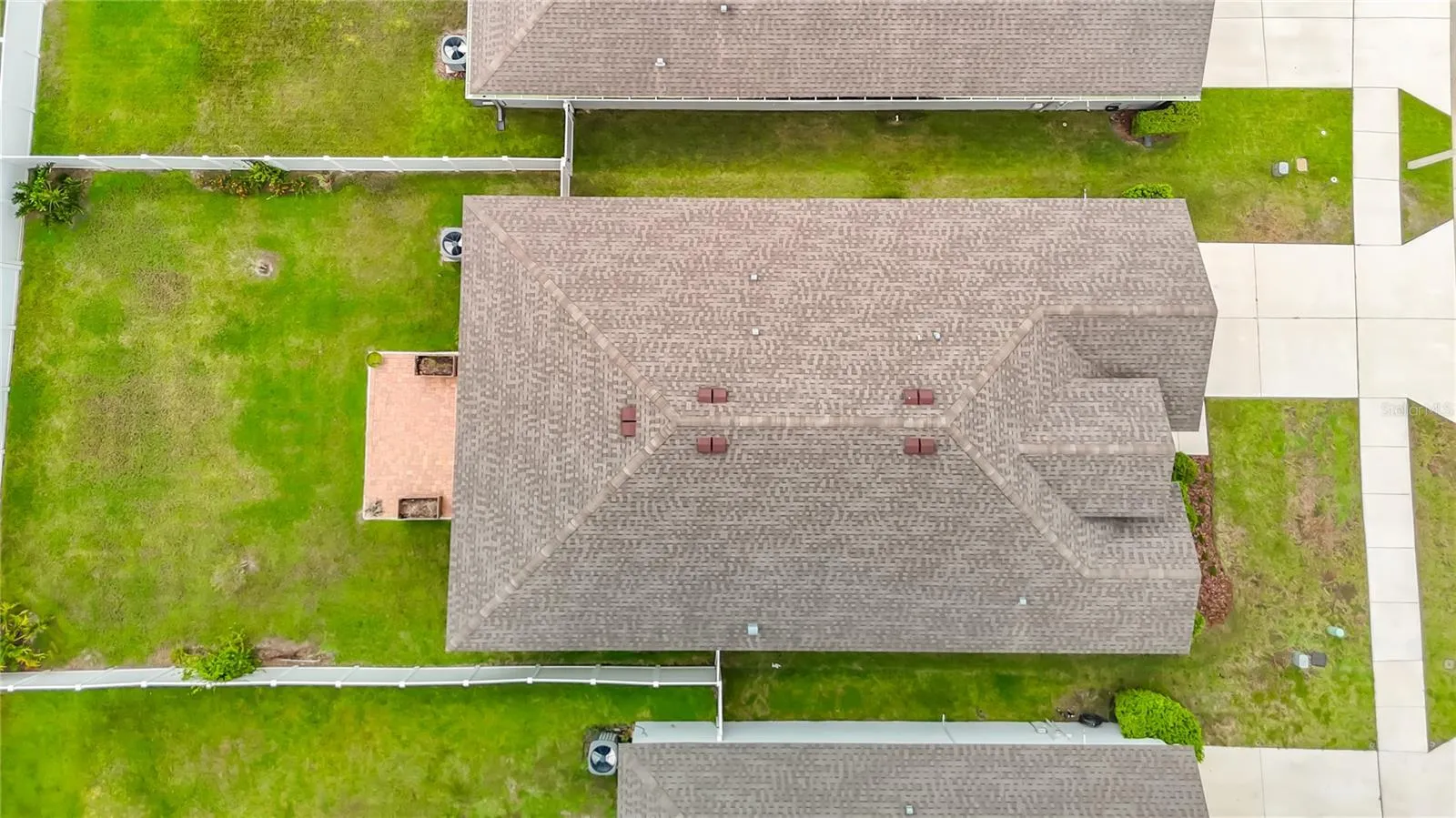 Large Fenced Yard