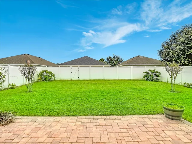 Large Fenced Yard