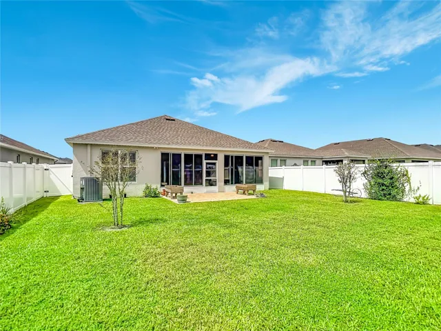 Large Fenced Yard