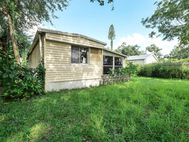 2 bed and 1 bath!
