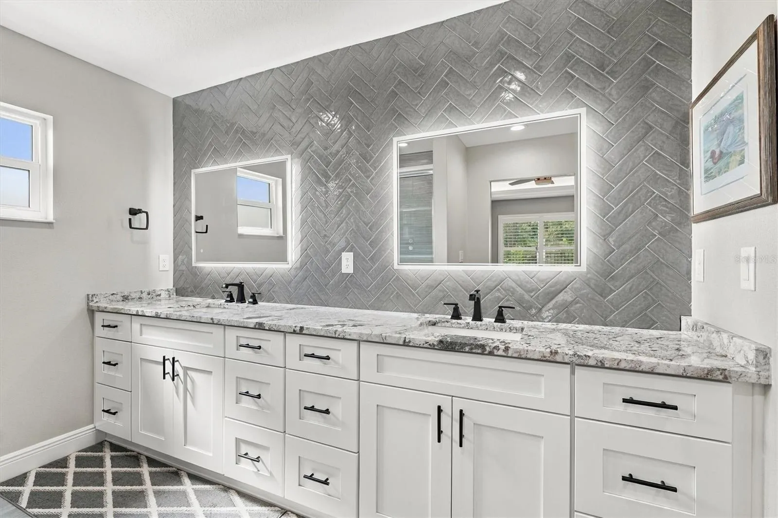 UNIQUE BEAUTIFULLY TILED WALL
