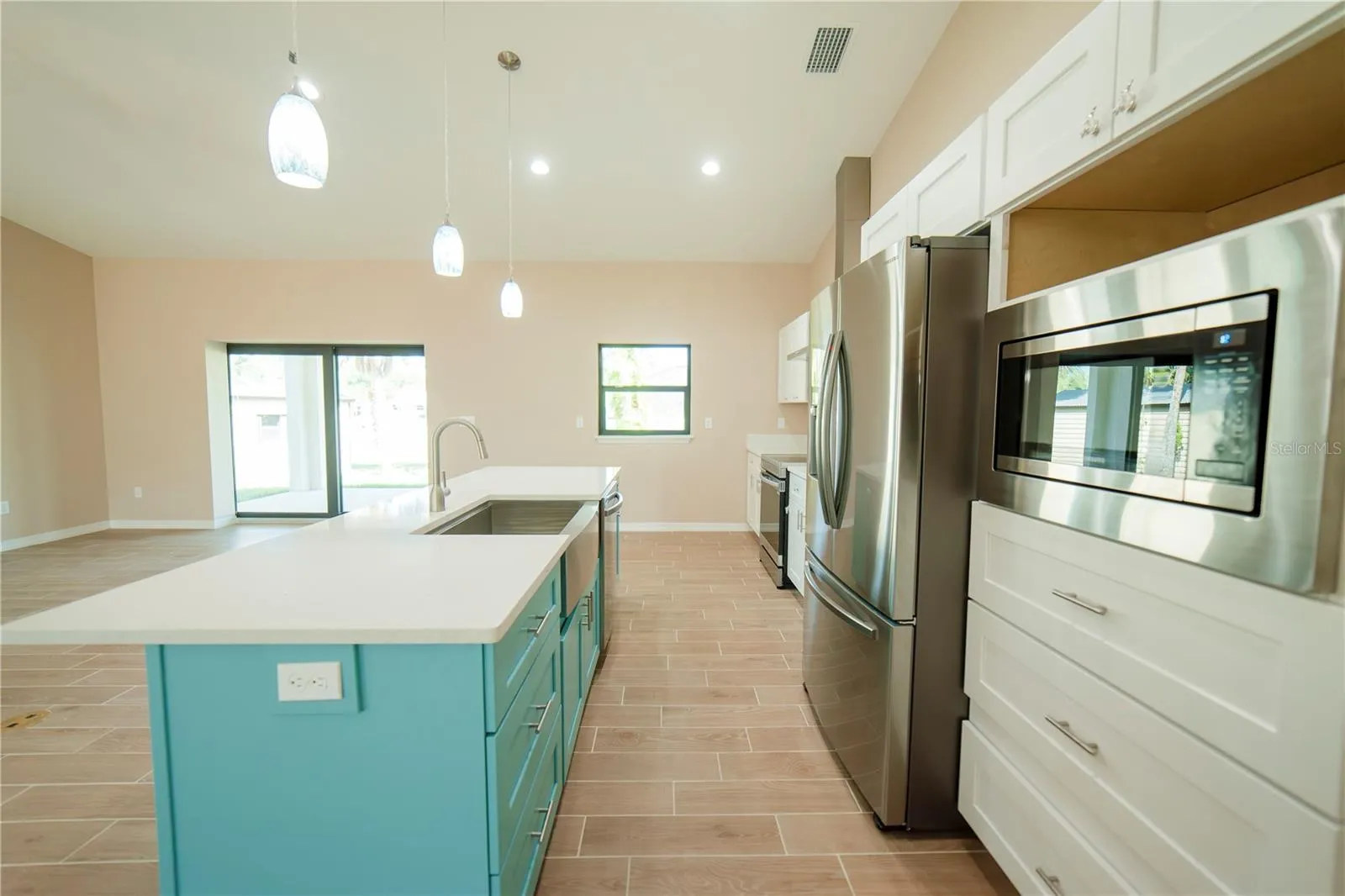 Upgraded Stainless Steel Appliances